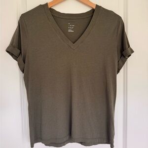 Excellent Condition. Medium a new day T Shirt